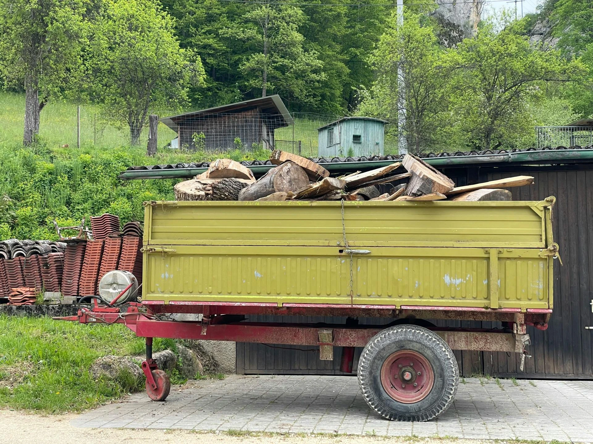 What Are the Key Benefits of an Efficient Dumpster Rental?