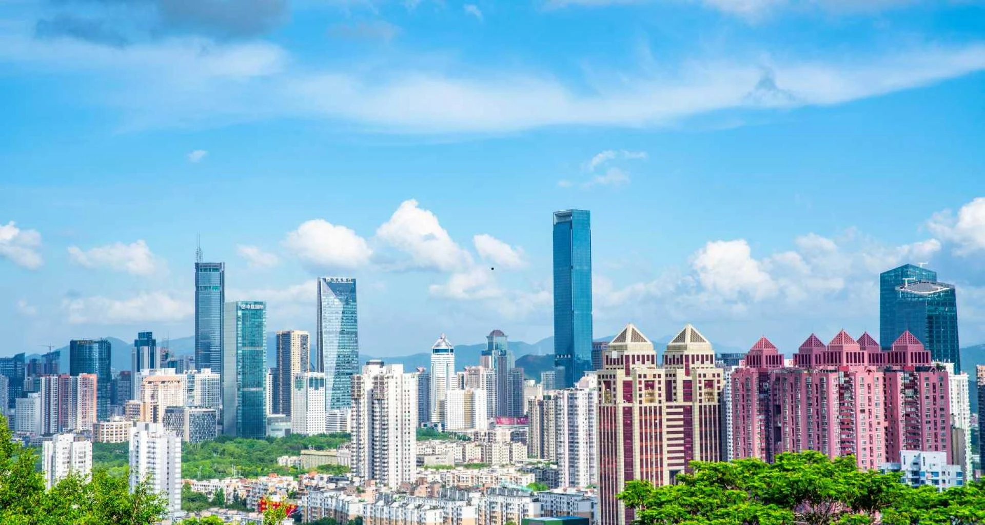 Why Dubai Real Estate Is Leading the Global Property Market in 2025