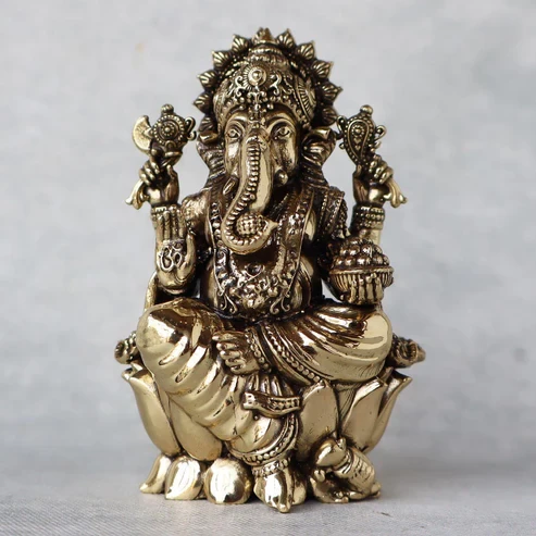 Dos and Don’ts of Cleaning Ashtadhatu Idols at Home