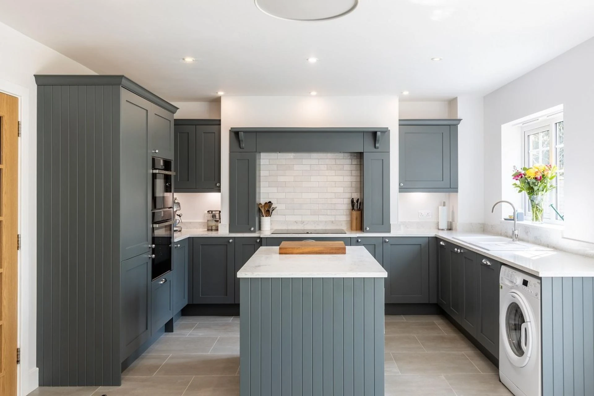 Why Quartzite Worktops Are Ideal for Kitchens & Bathrooms