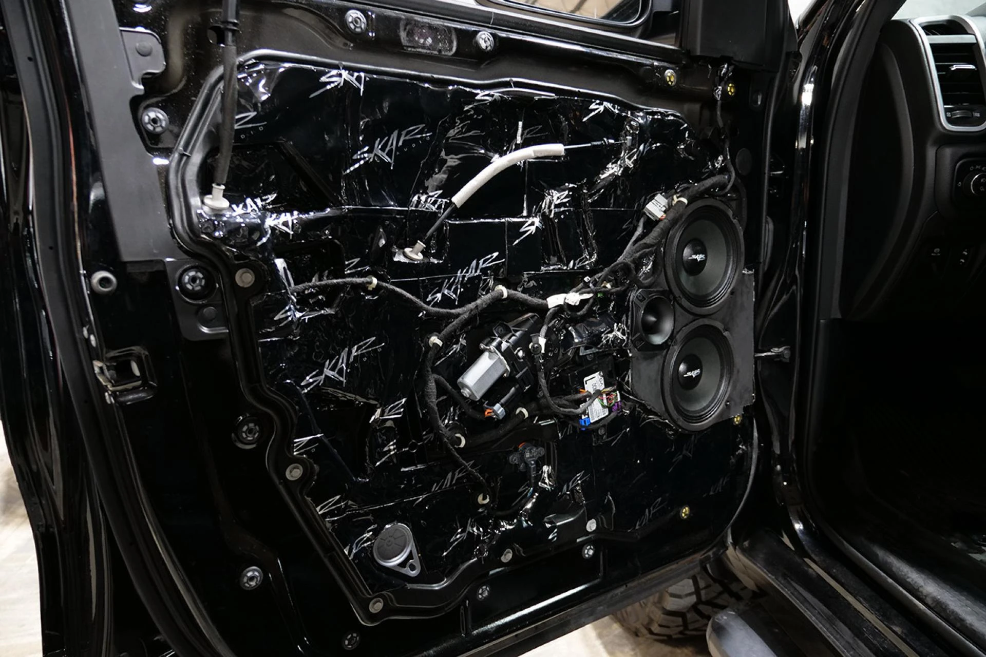 Mastering Vehicle Acoustics: A Complete Guide to Sound Skin Sound Deadener