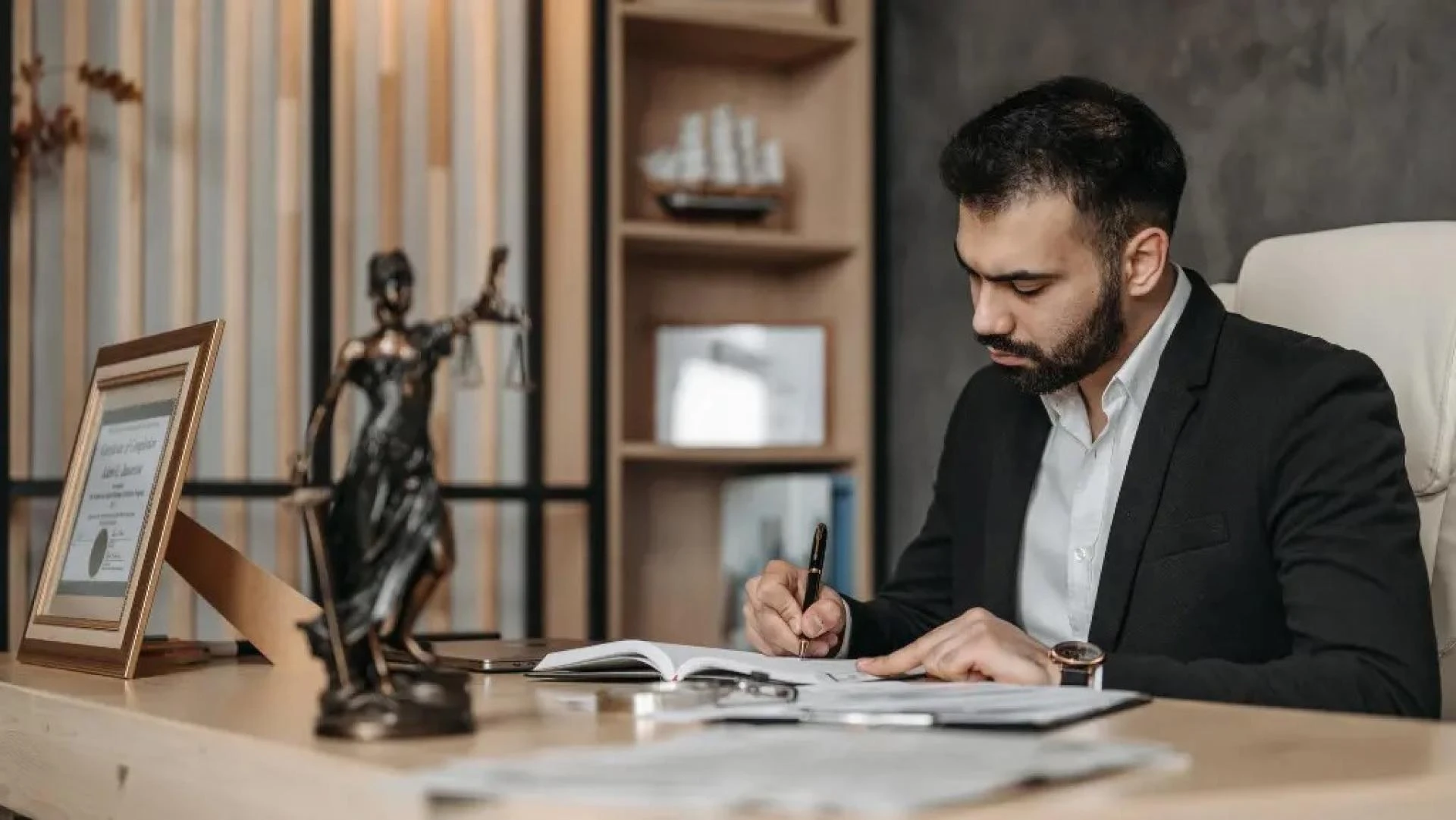 The Top 10 Leading Lawyers in Dubai for 2025