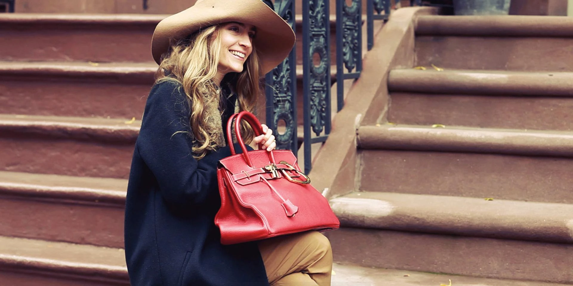 Why Every Fashion-Forward Woman Needs a Gold Bag Hanger in Her Collection