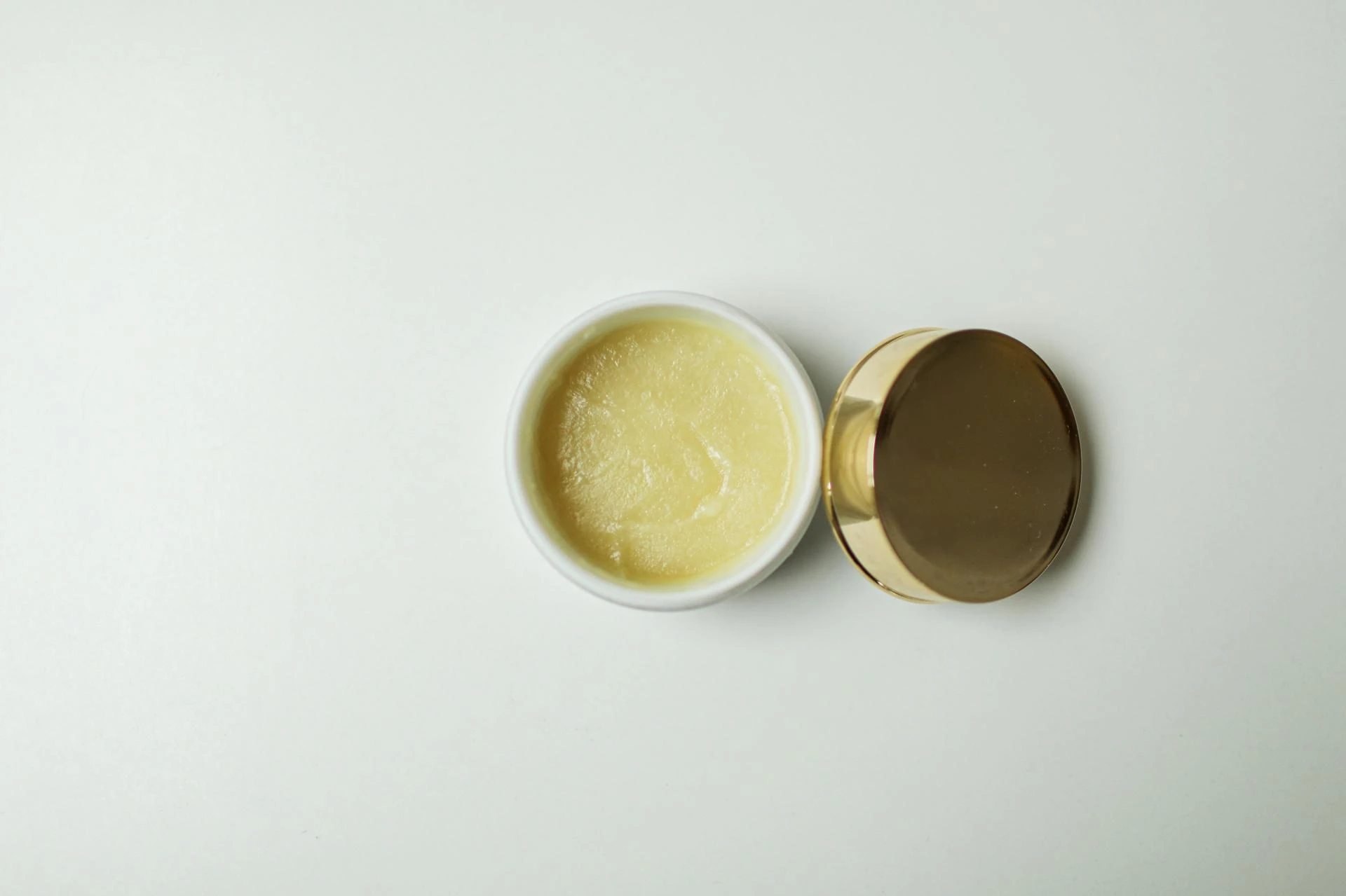 Natural Body Butters for Deep Moisture and Smooth Skin