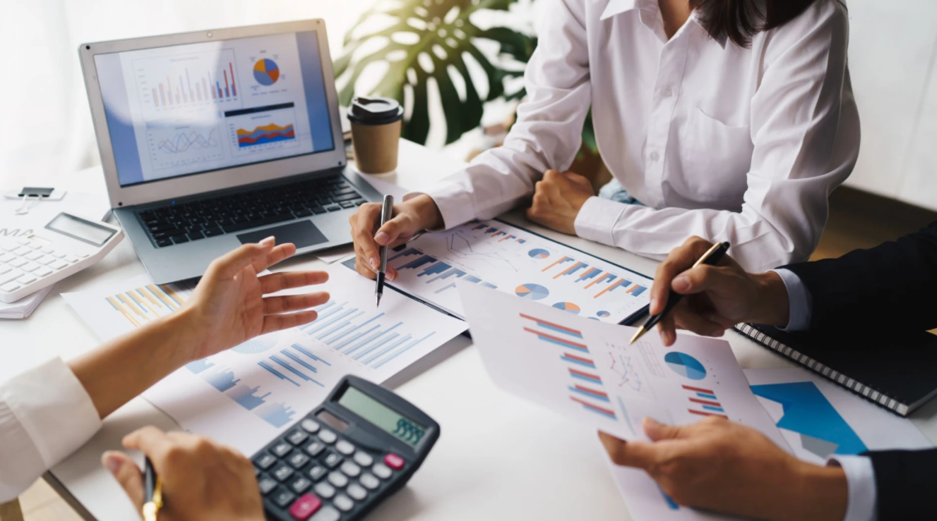 Outsourcing for UK Accountants: A Smart Strategy to Boost Efficiency & Growth