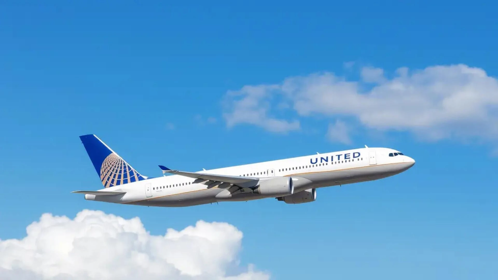 Flying United on a Budget: What You Should Know
