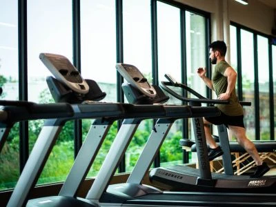 The Ultimate Guide to the Best Workout Clothes for Men