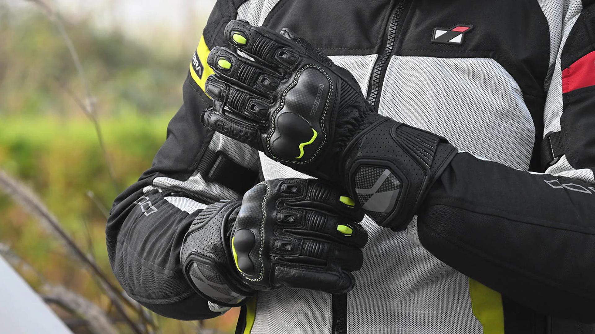 Full vs. Half Gloves: Choosing the Right Riding Gloves for Your Needs