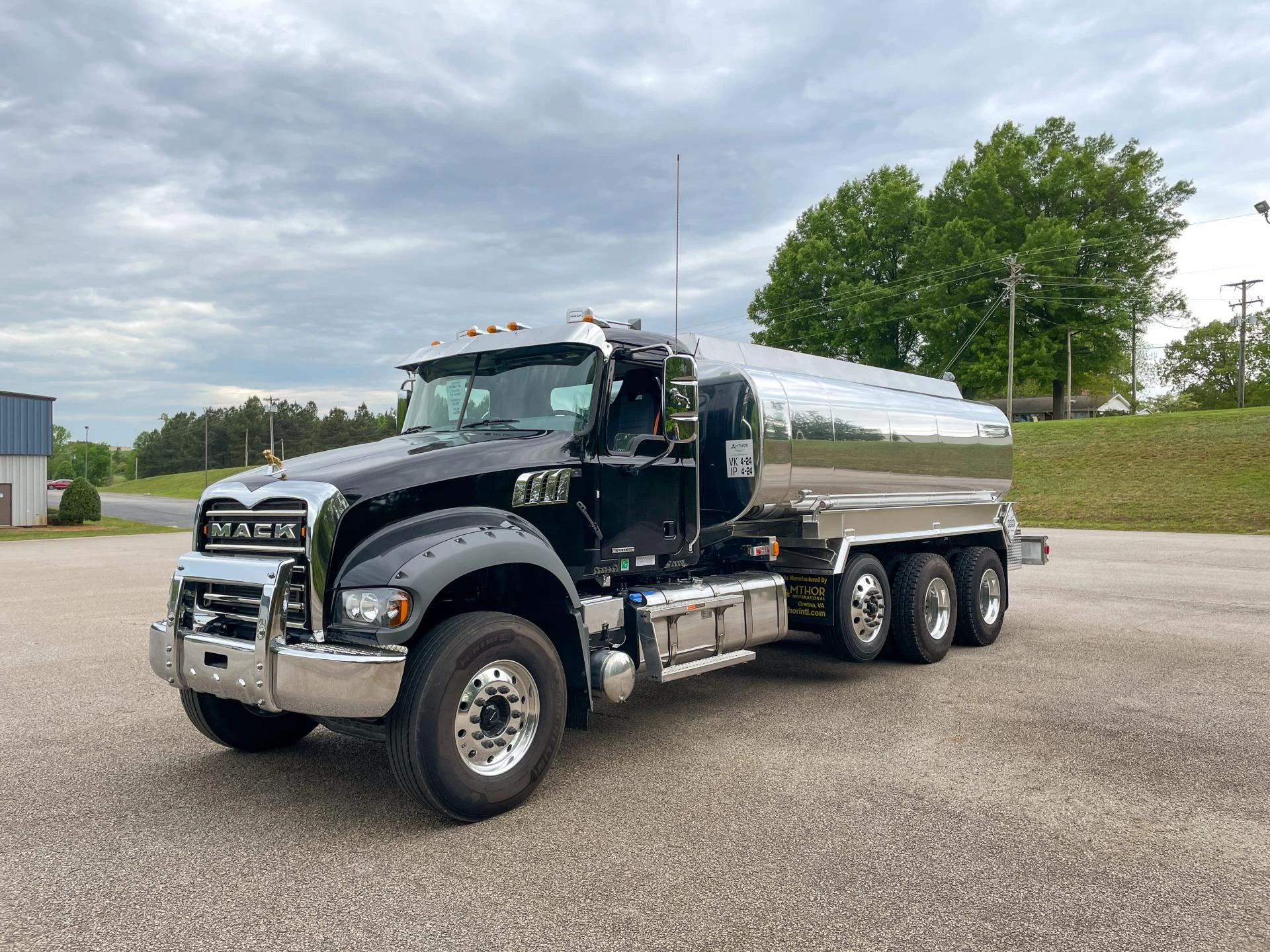 How Oil Collection Trucks Are Modernizing Waste Oil Management in 2025