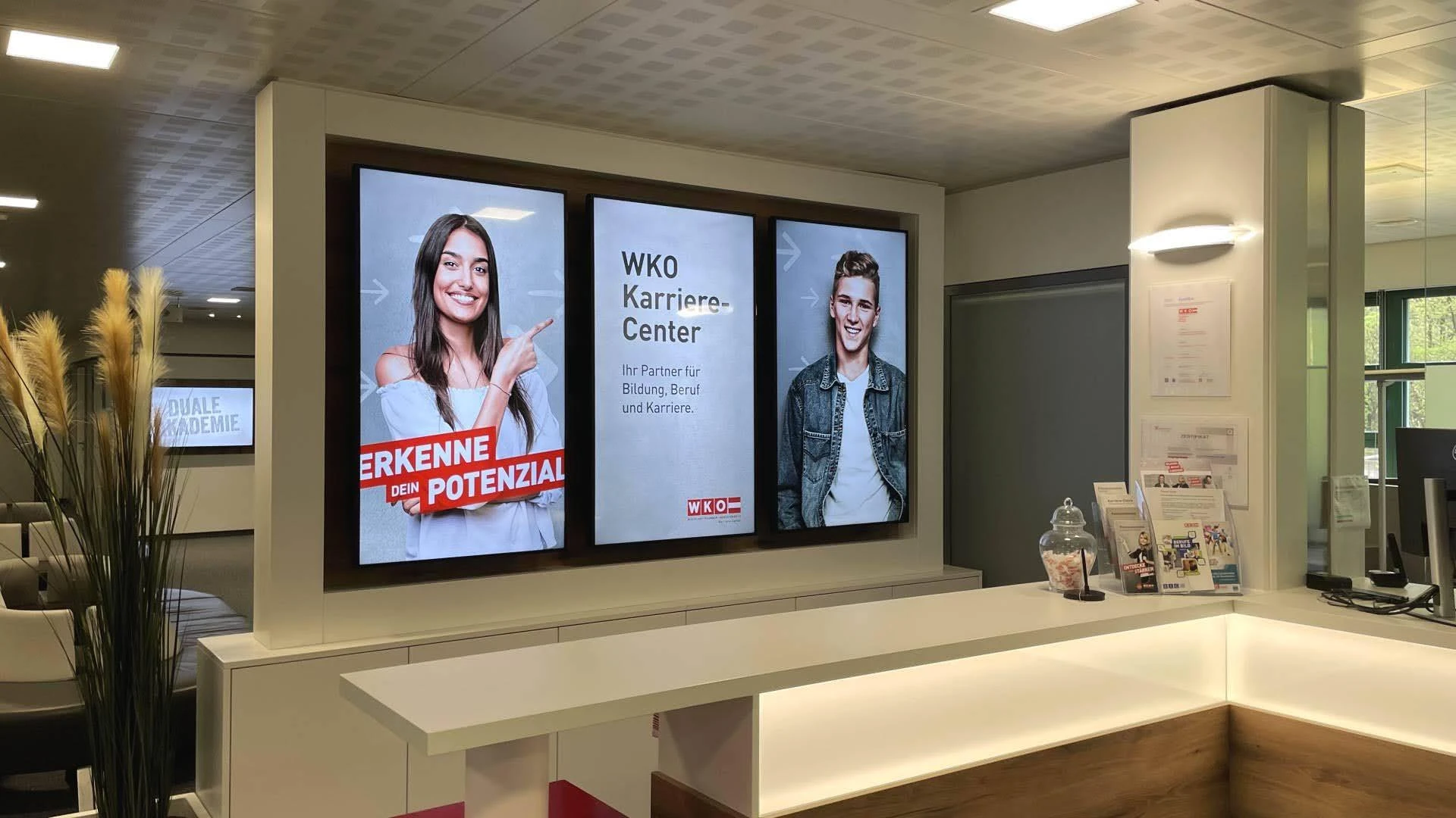 Restaurant TV Menus: Revolutionizing Dining Experiences with Digital Signage