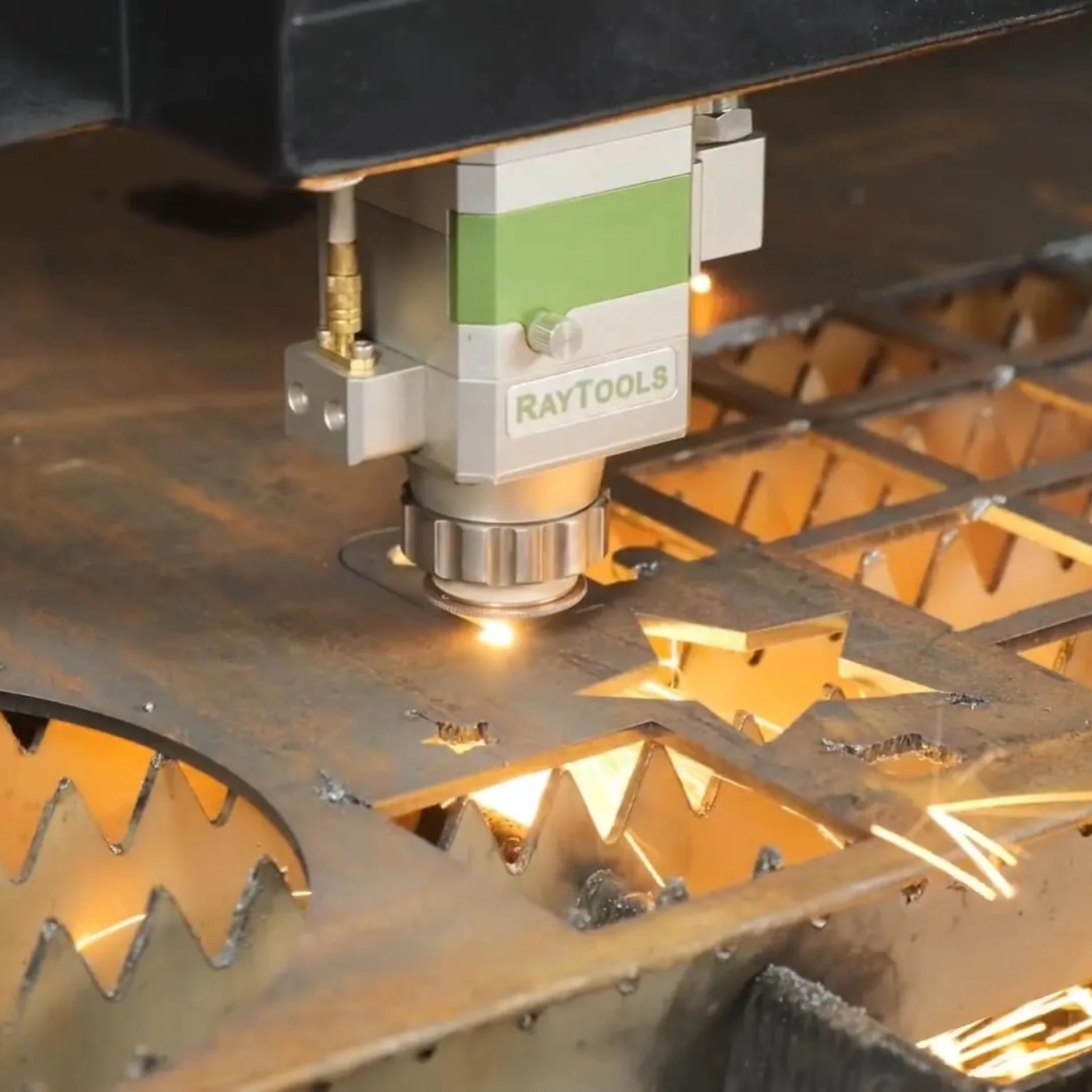 Revolutionize Your Production with Mart Laser's Metal Cutting Machines