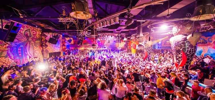 How to Experience the Best Club in Jaipur Without Breaking the Bank