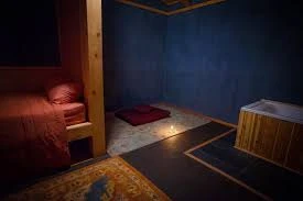 Discover Hidden Truths Through a Transformative Dark Room Experience
