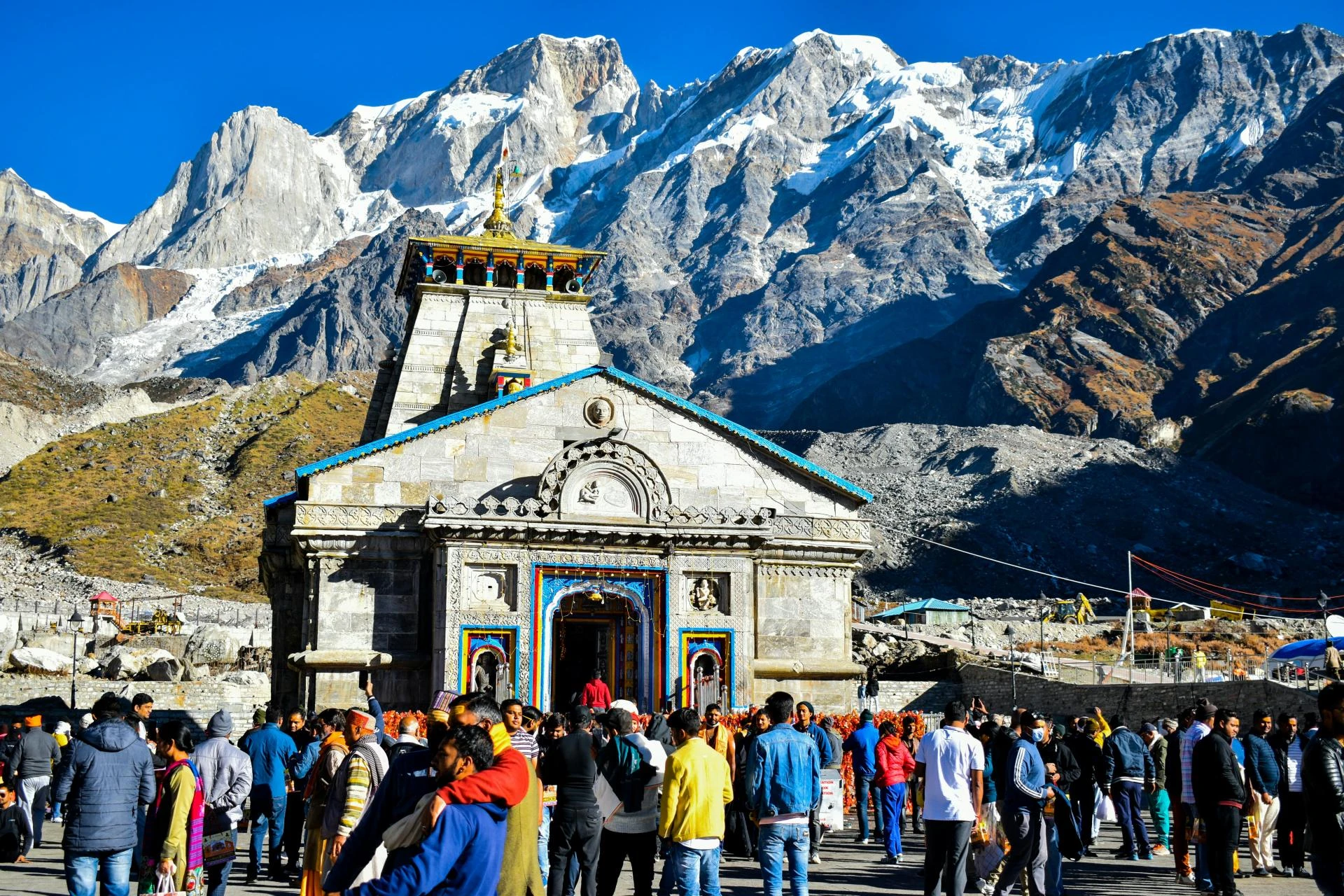Chardham by Road vs Helicopter: Which is the Right Choice for You?