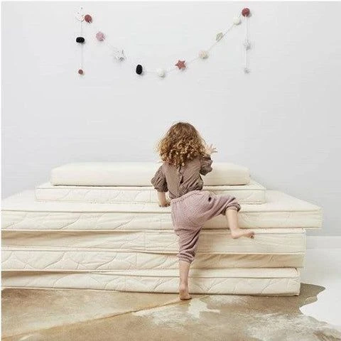 Baby Mattress vs. Floor Mattress: Choosing the Best Sleep Solution for Your Family