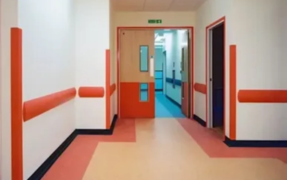 7 Benefits of Using Vinyl Wall Guards in Commercial Spaces