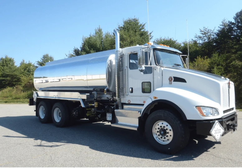 How to Choose the Right Tanker for Fuel and Oil Transport