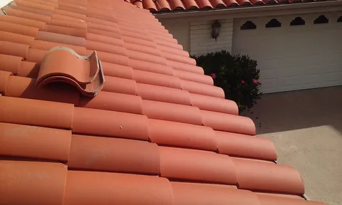 Choosing the Right Clay Roof Tile Supplier in UAE: Everything You Need to Know