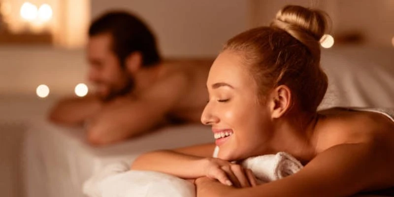 Can Couple Massage Bring You Emotionally Closer? Here's the Truth