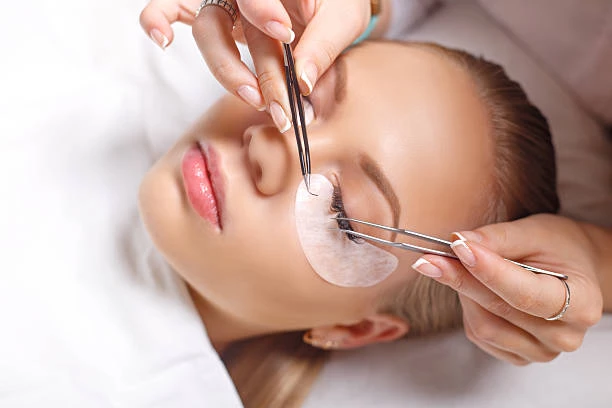 Lash Extension Application for Different Eye Expressions