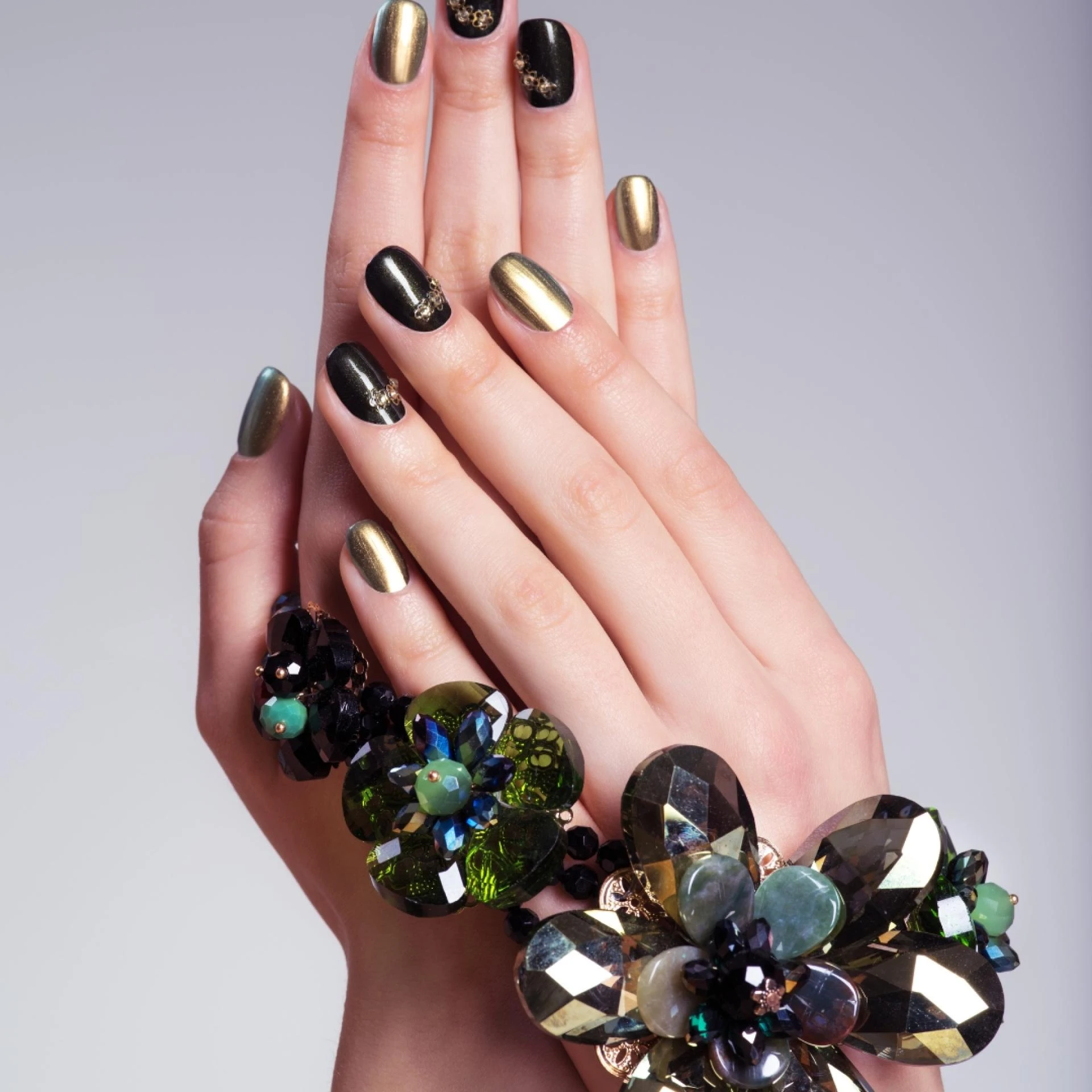 UV Nail Lamps vs Nail File Machines: What Every DIY Nail Enthusiast Should Know