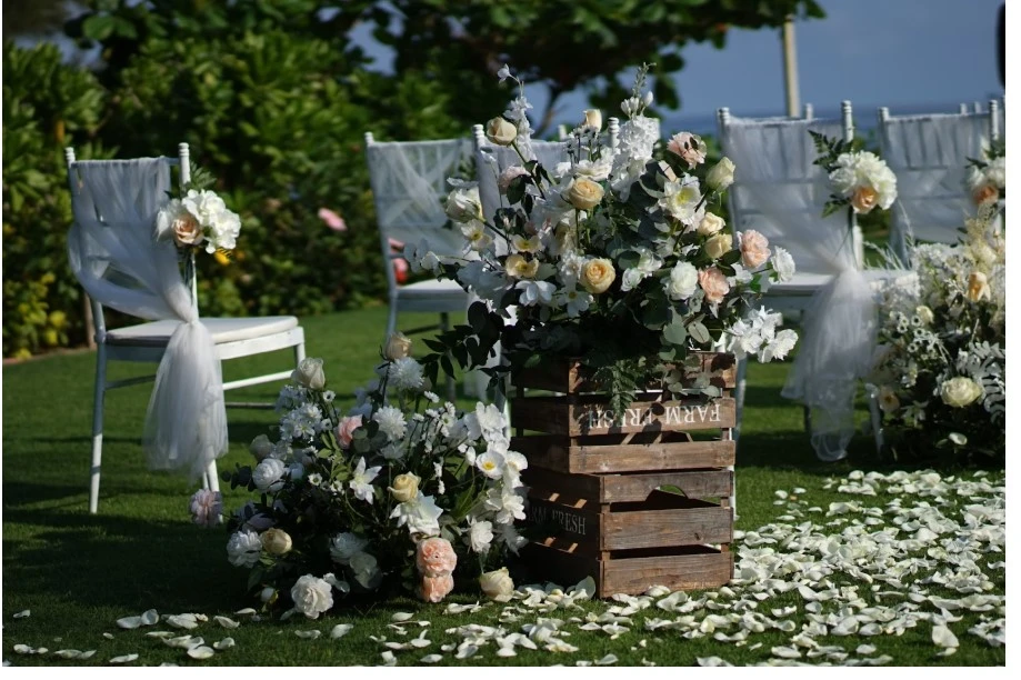 The Art of Romance: Wedding Flower Arrangements Singapore Brides Adore