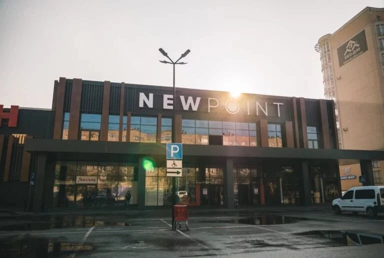 Stand Out in the Desert: Eye-Catching Channel Letter Signs in Arizona