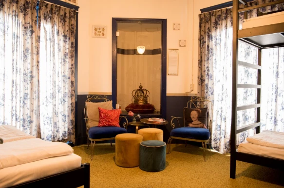 How Hotel Furniture Shapes Guest Experience: Trends, Tips & Buying Guide