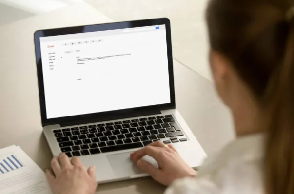 Beyond Keywords: How to Build Topical Authority in a Generative Search Era
