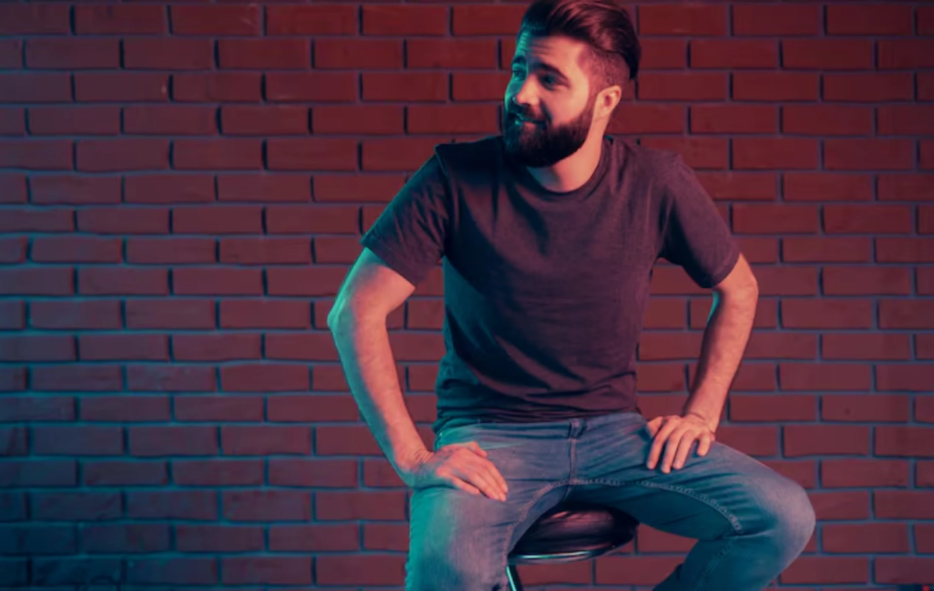 Top Factors to Consider When Buying a T-Shirt for Men