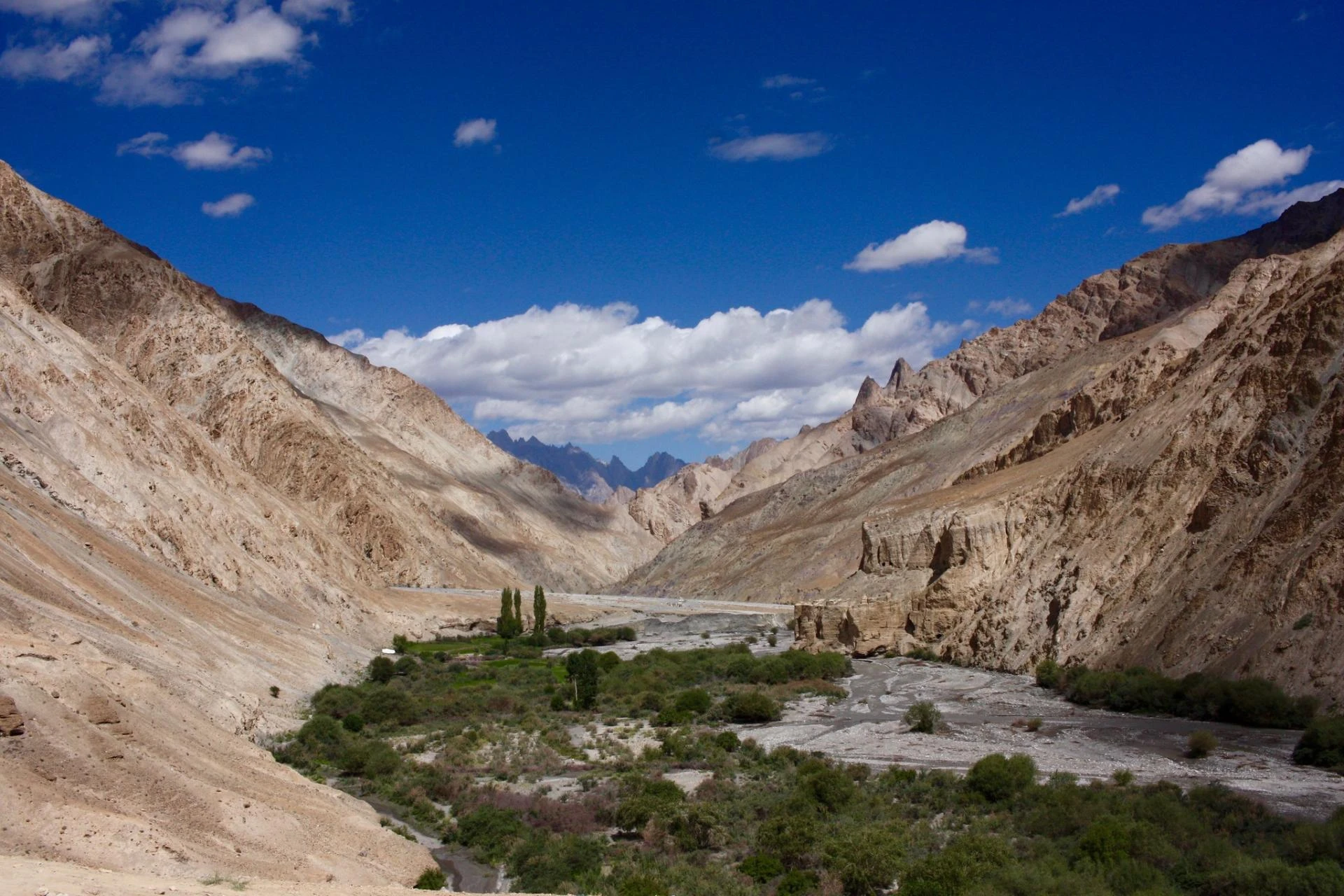 Zanskar Valley Tour: Into the Heart of Ladakh’s Hidden Kingdom