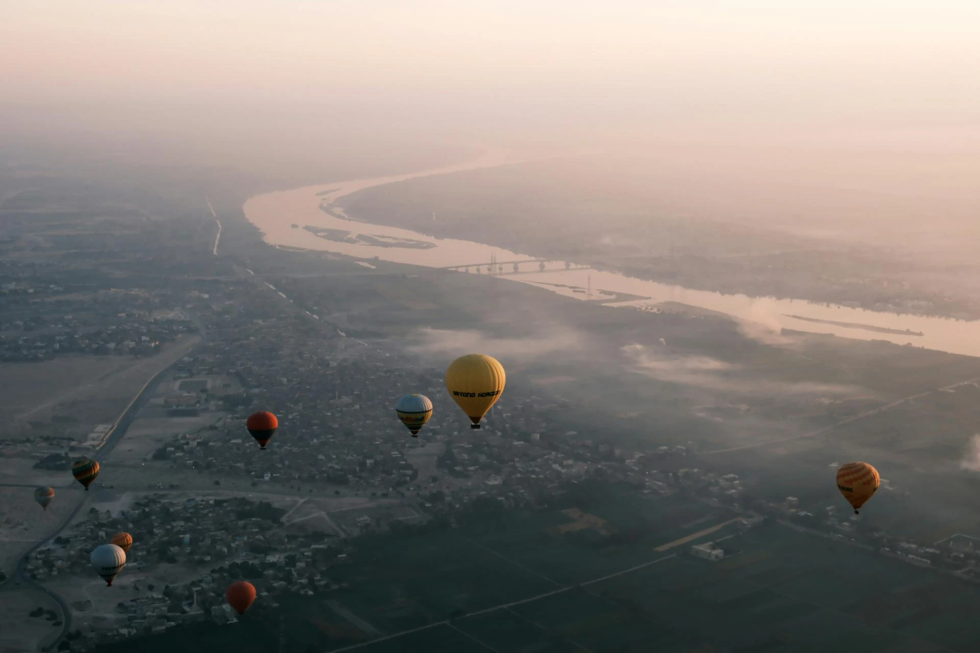 Top 7 Reasons to Try a Hot Air Balloon Ride in Dubai