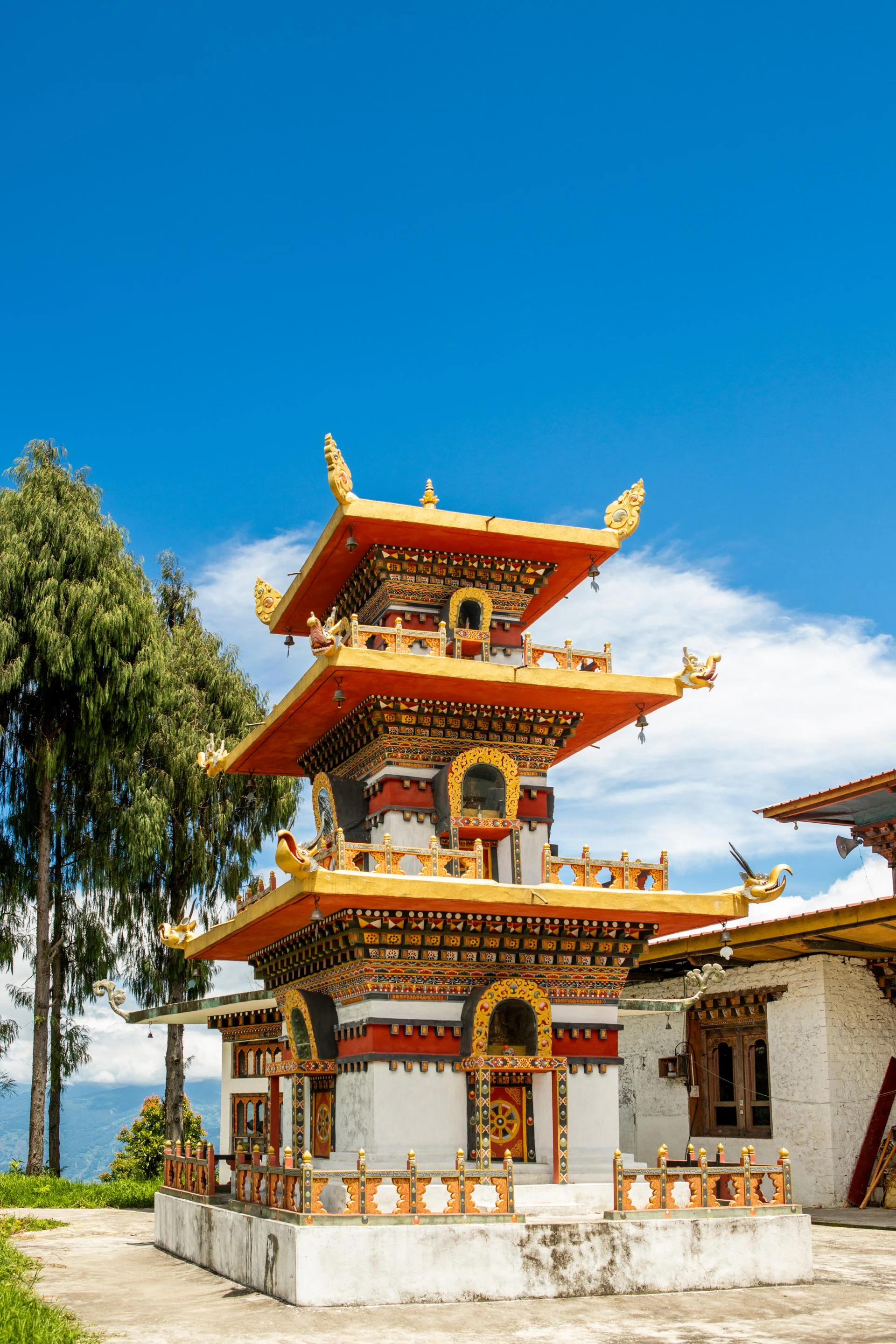 Tour Bhutan: A Journey to the Last Himalayan Kingdom