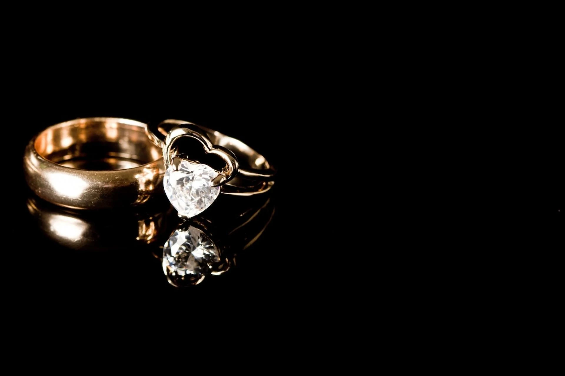 Celebrate Love Responsibly with Modern Diamond Rings