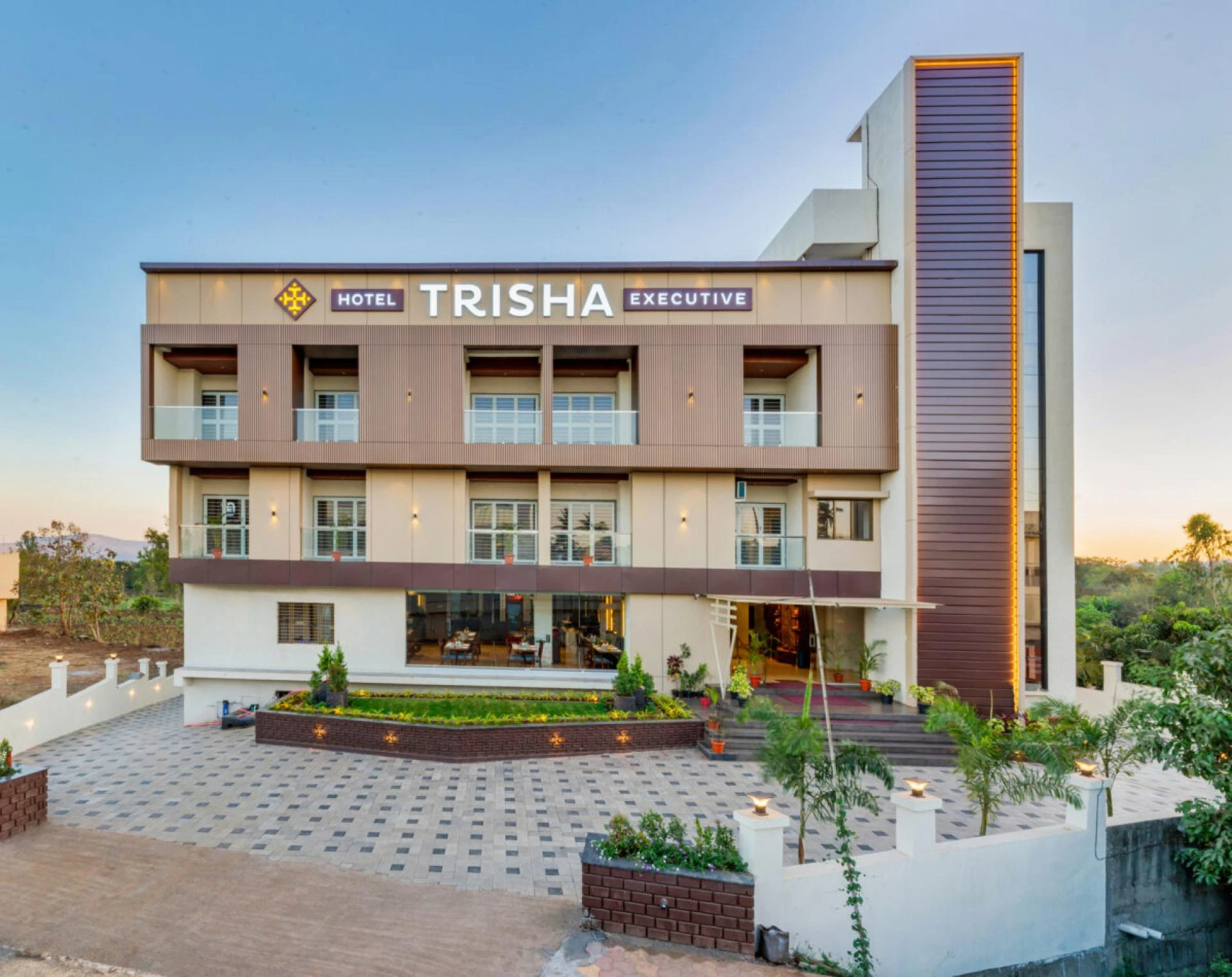 Best Hotels Near Adamapur for Travelers Who Love Comfort and Style