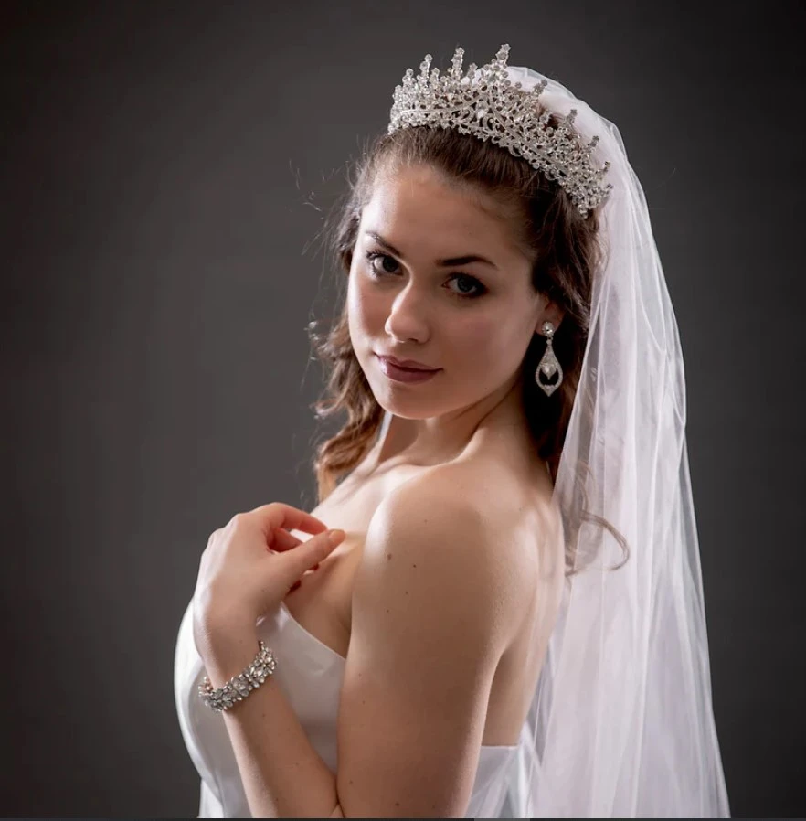 Ultimate Guide to Finding the Perfect Bridal Tiaras Online