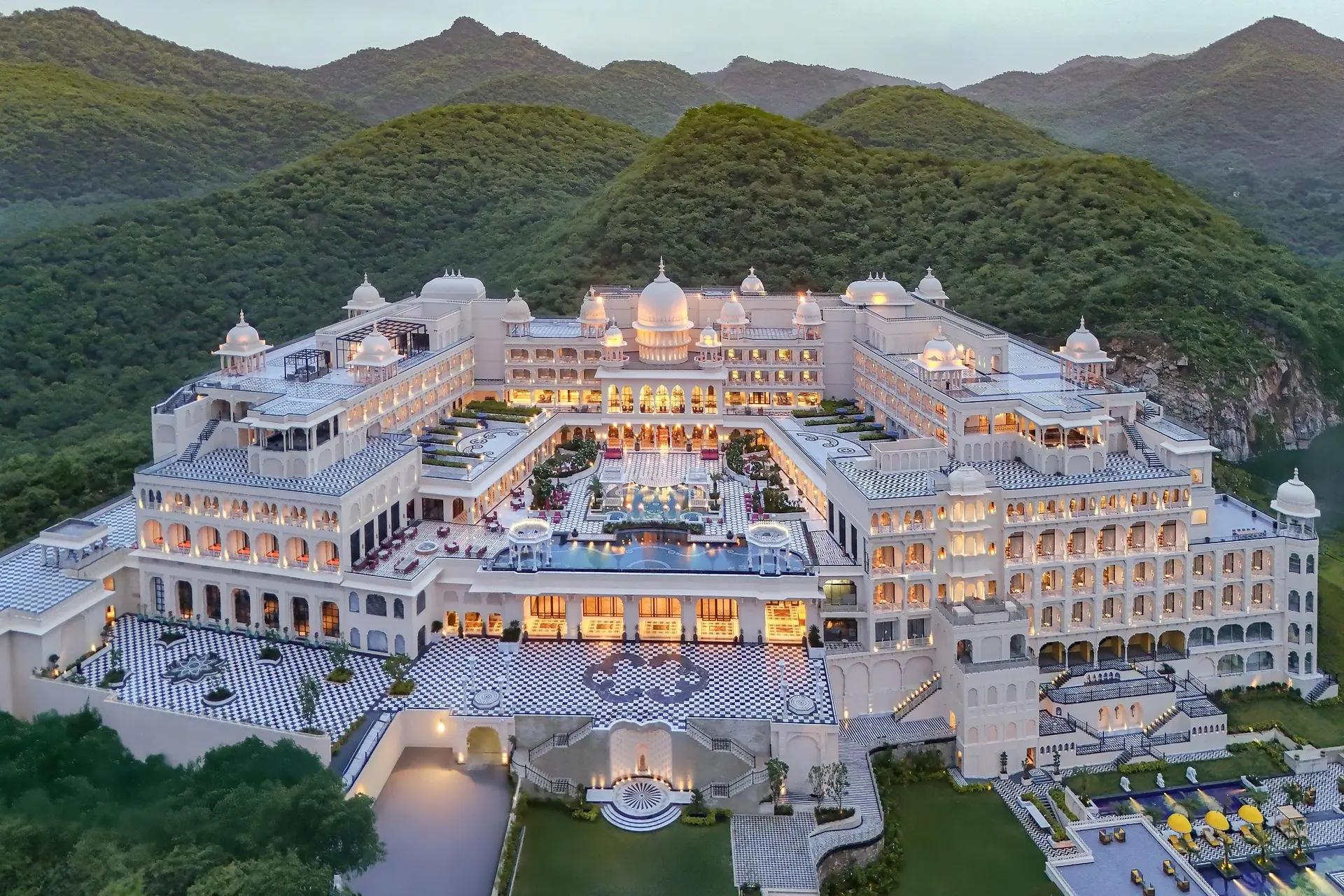 Fairmont Udaipur Wedding – Cost, Packages & Planning Guide