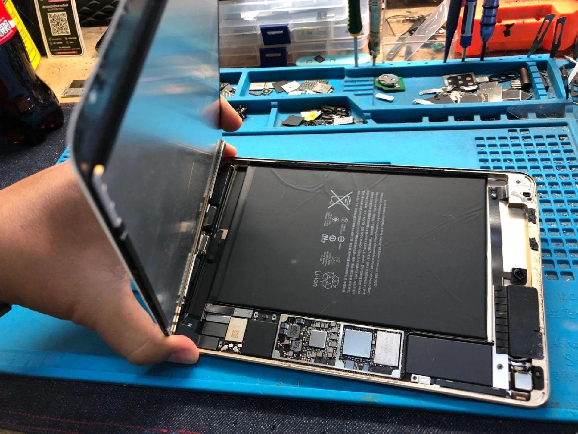 iPad Charging Port Not Working? Here's How to Fix It!