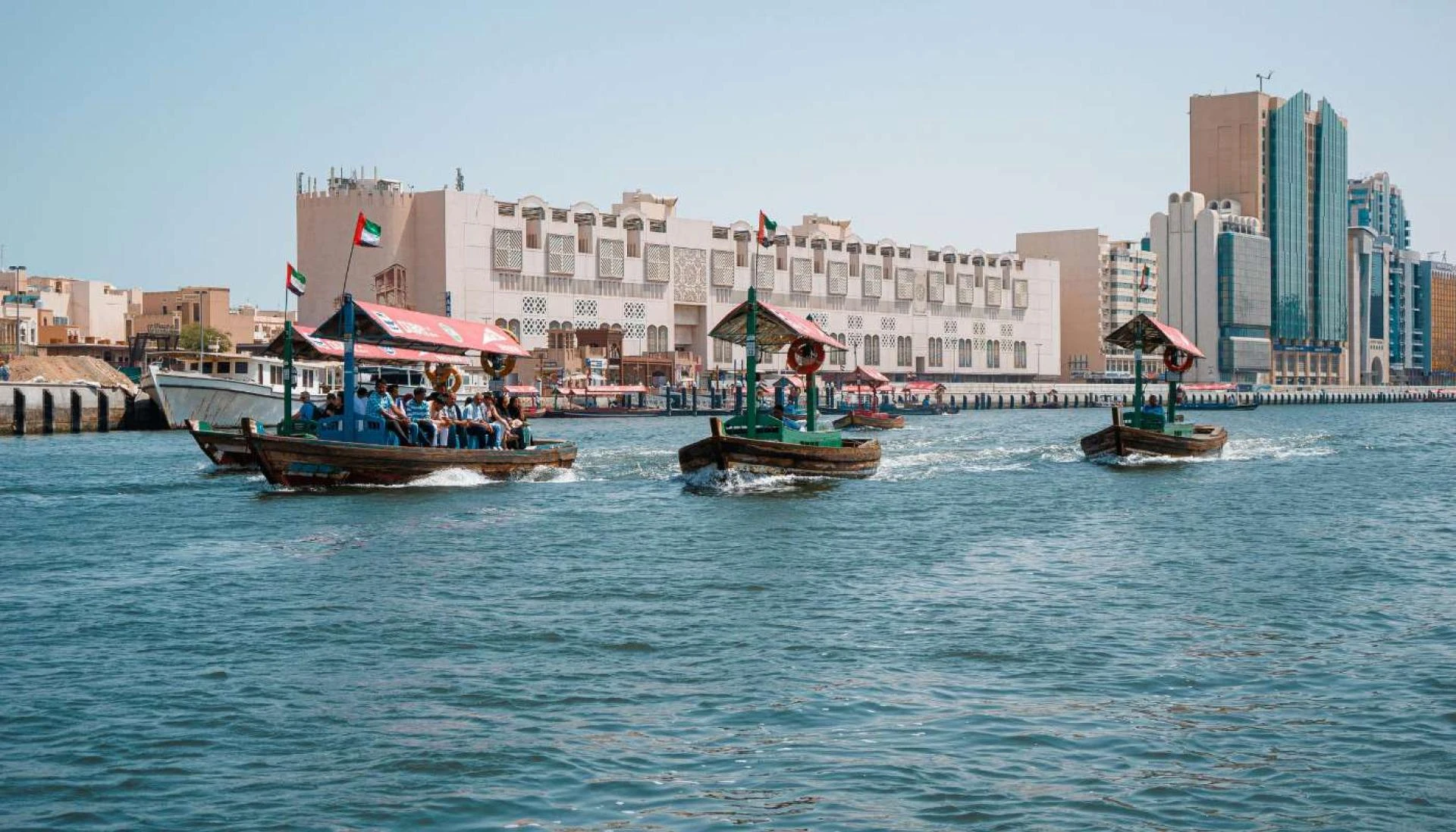 Dubai Holiday Homes Market 2025: Trends, ROI & Investment Hotspots