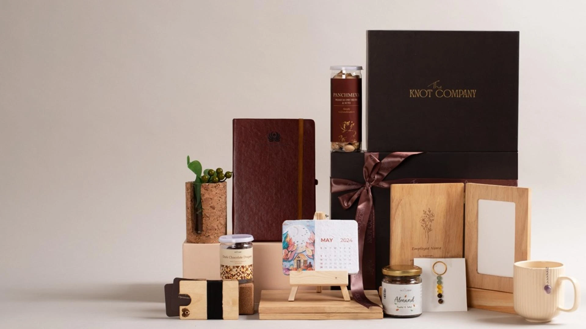Personalized Corporate Gift Hampers: Adding a Human Touch to Business Gifting
