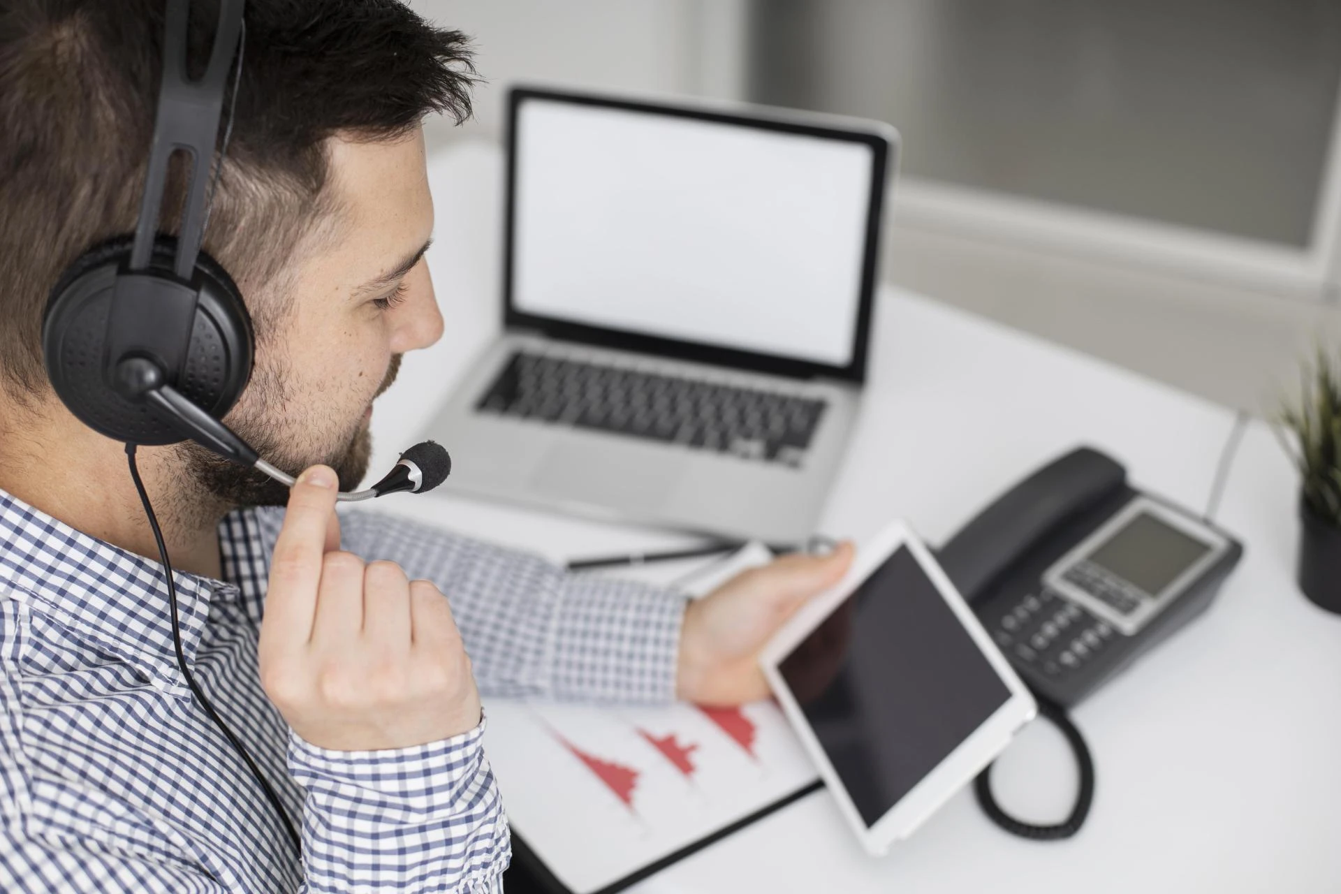 6 Reasons Your Dispatch Team Needs Real-Time Communication Today