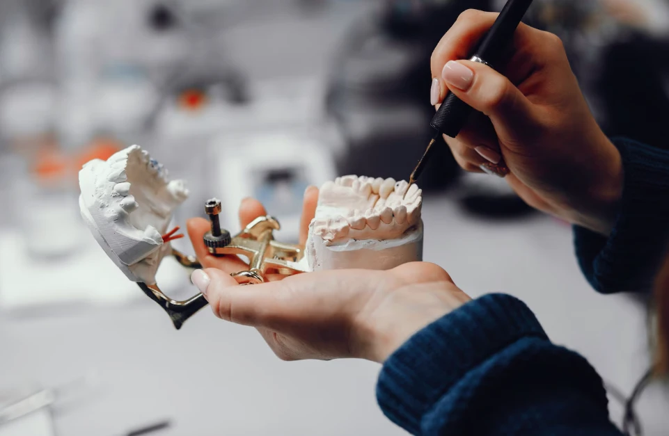 The Ultimate Guide to Dental Implants: Costs, Benefits, and Recovery