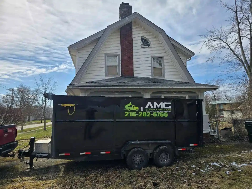 The Psychology Behind Hoarding: Why a Cleanout Might Be the Best Therapy