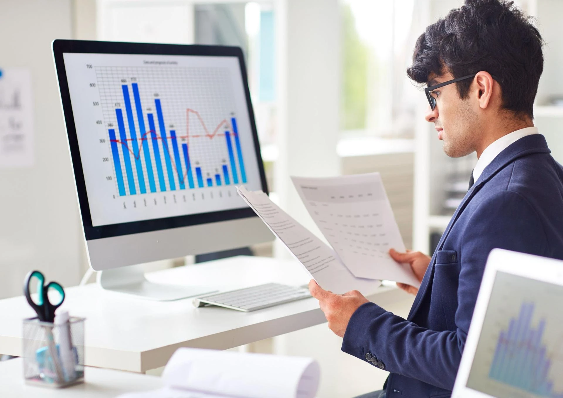 How to Become a Business Analyst: A Complete Guide