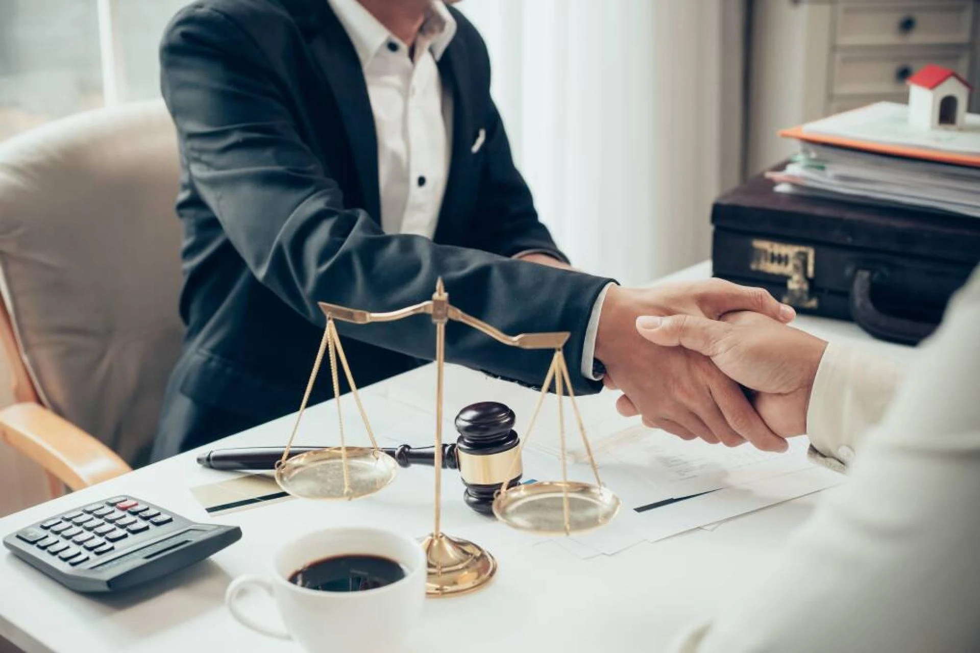 What Strategies Do the Best Lawyers in Dubai Use for Criminal Defense?