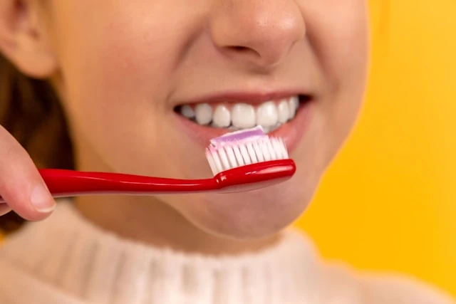 8 Mistakes People Make When Brushing Their Teeth