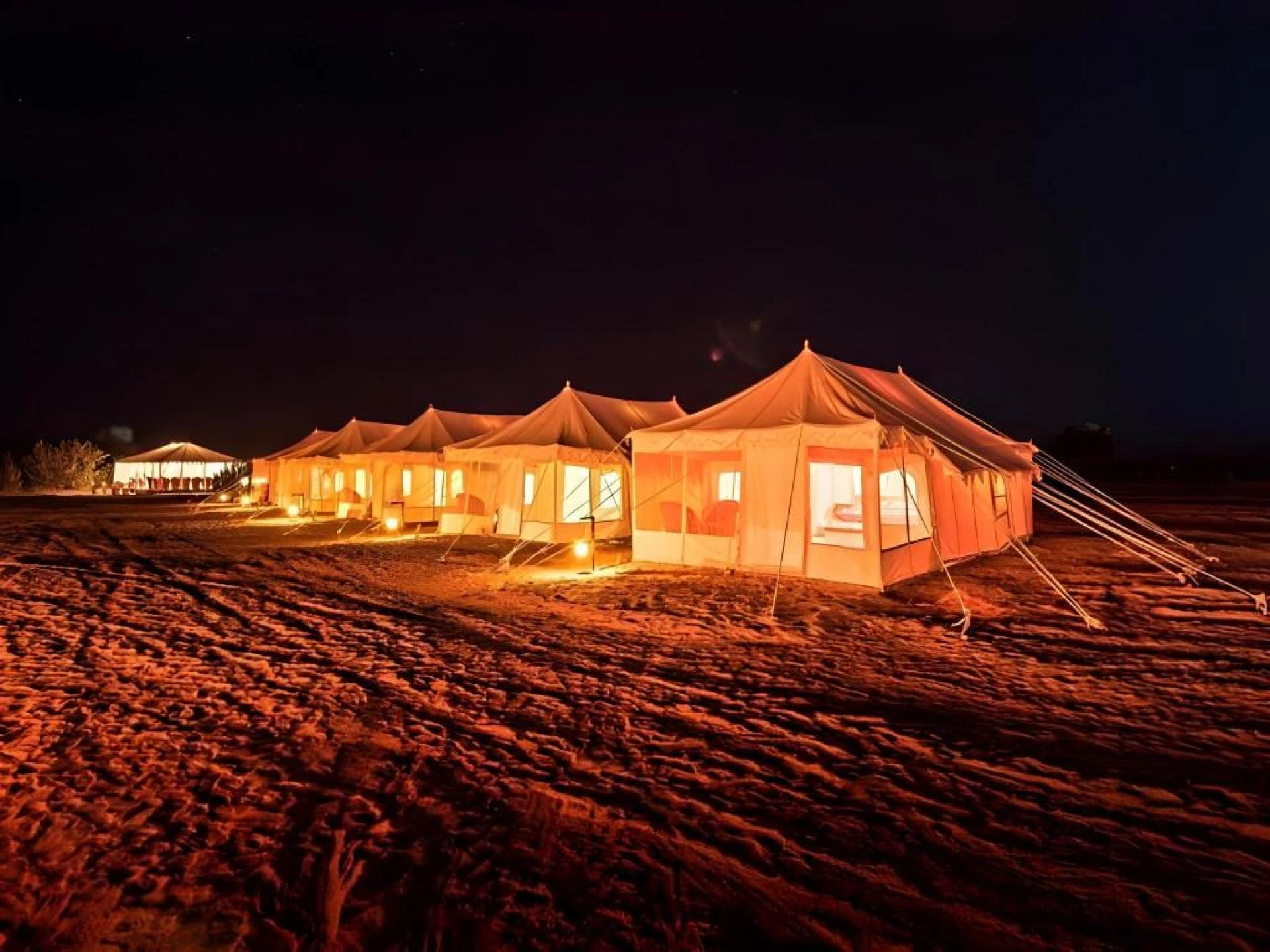 Why Jaisalmer Desert Camps Are Ideal for First-Timers