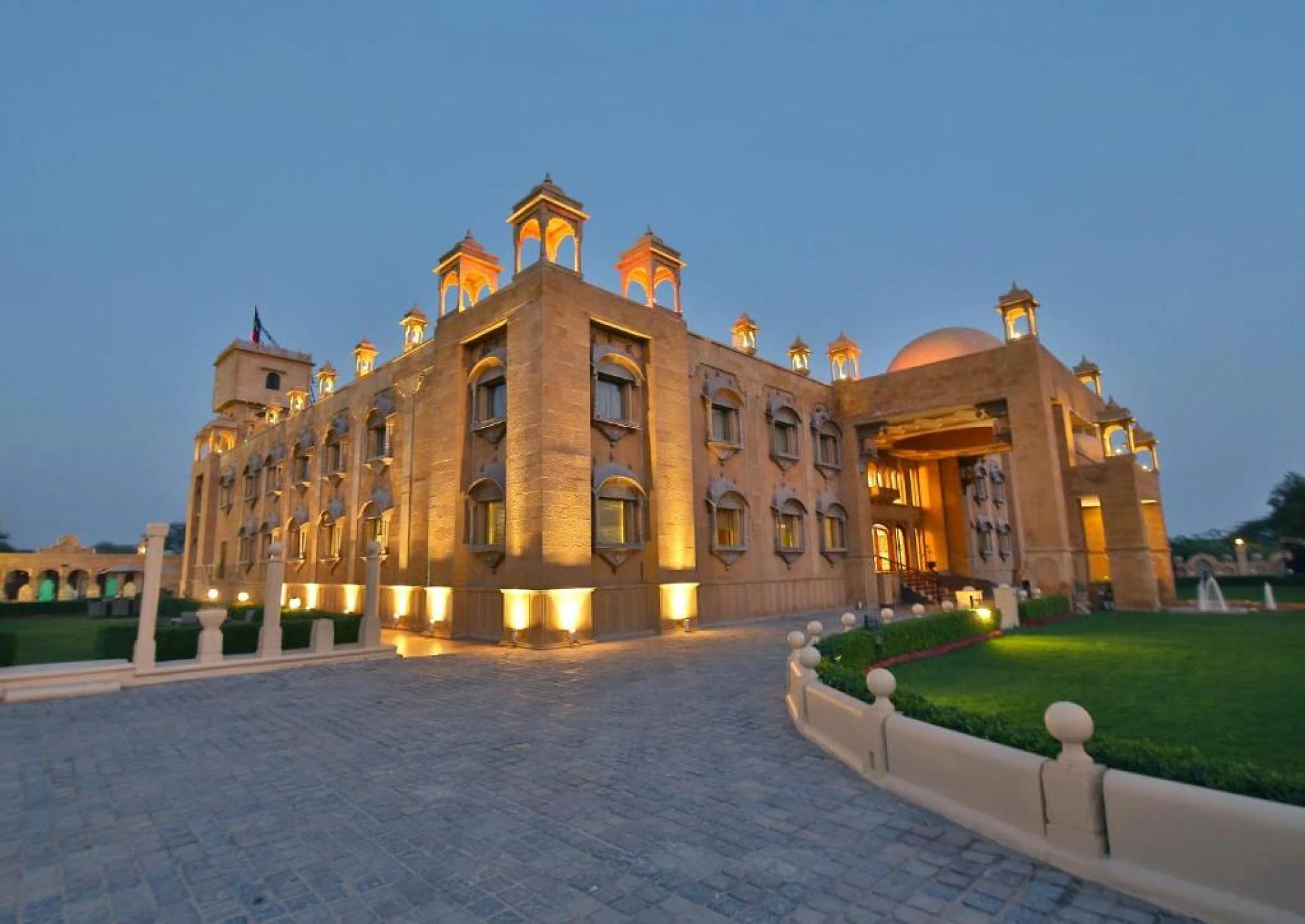 The Traveler’s Pick – Best Resort in Jaisalmer for Every Budget