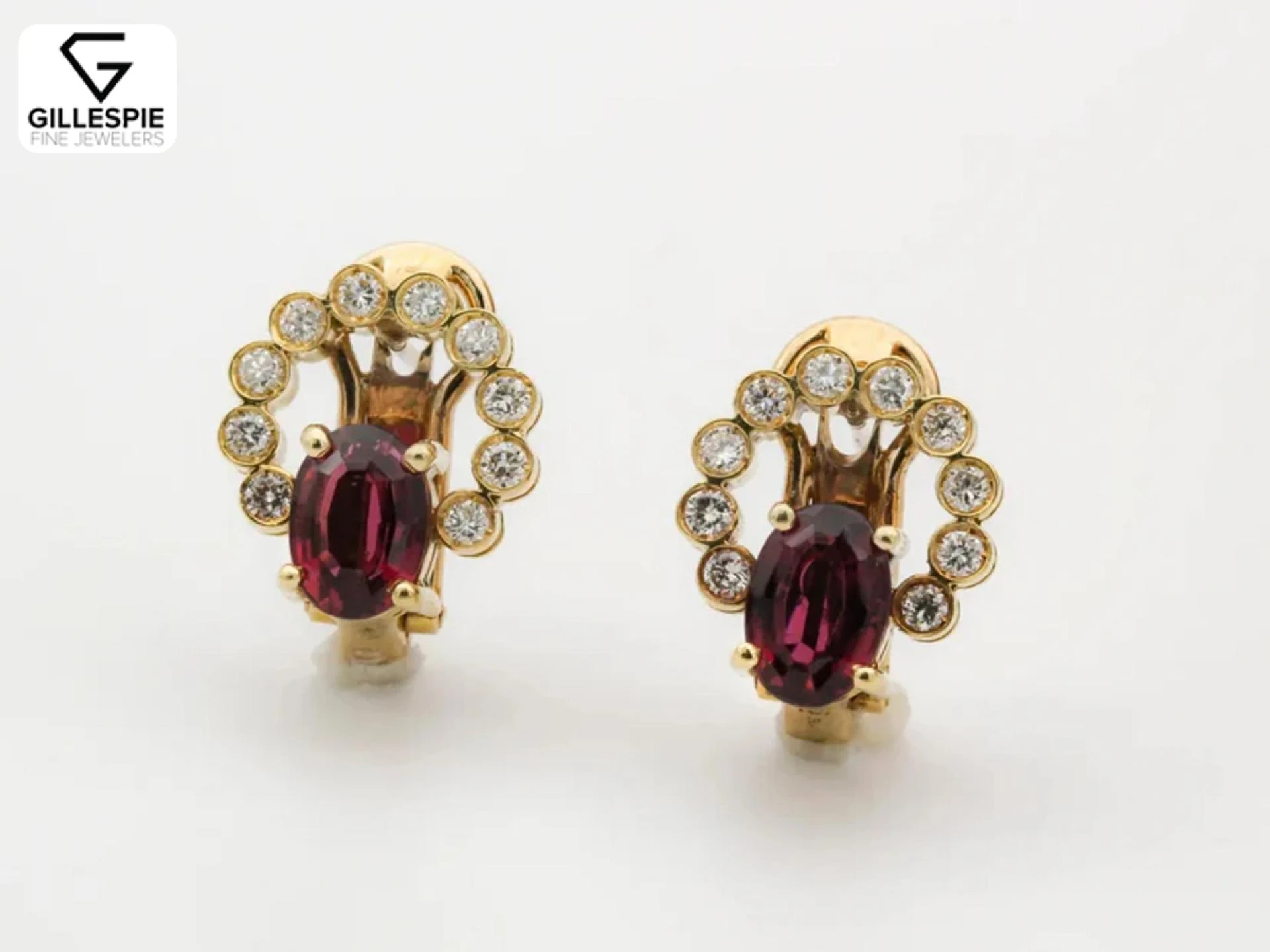 How to Match Your Diamond Halo Pendant to Your Outfit’s Color Palette? 