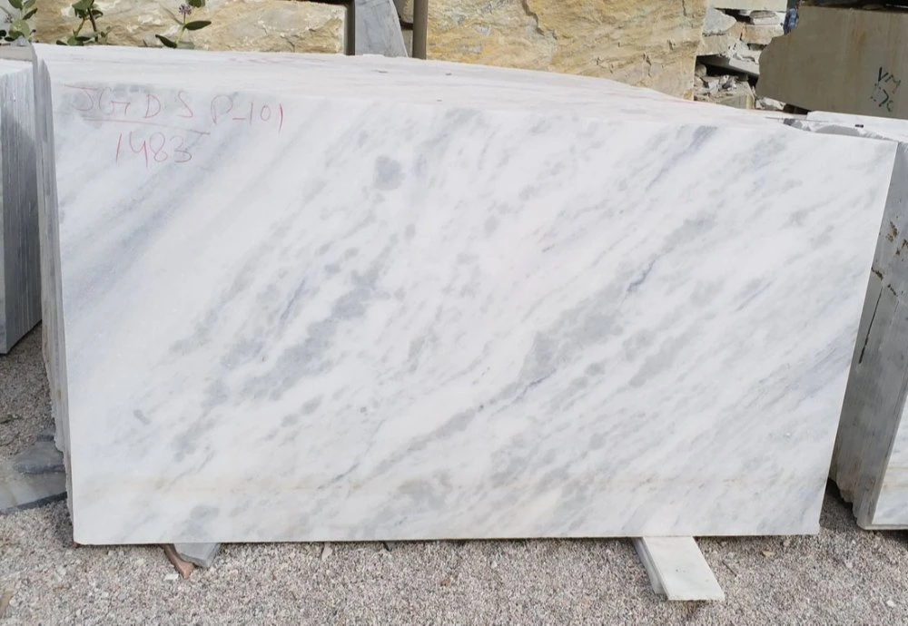 Can Marble Decor Work in Cozy or Compact Homes?